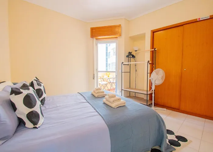 Casa Ocean Breeze, Two Bedrooms, 100m From The Beach! Daire Portimão