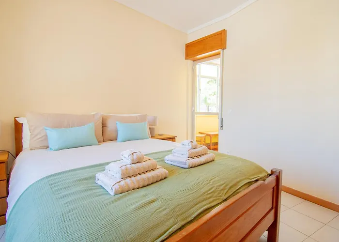 Casa Ocean Breeze, Two Bedrooms, 100m From The Beach! Daire Portimão