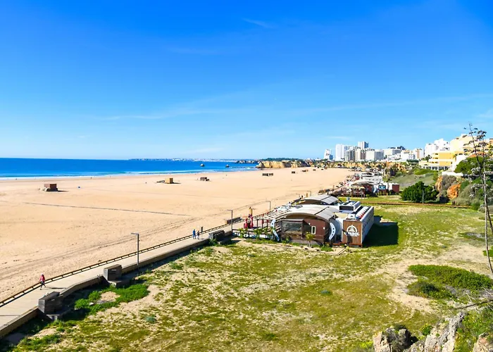 Daire Casa Ocean Breeze, Two Bedrooms, 100m From The Beach! *